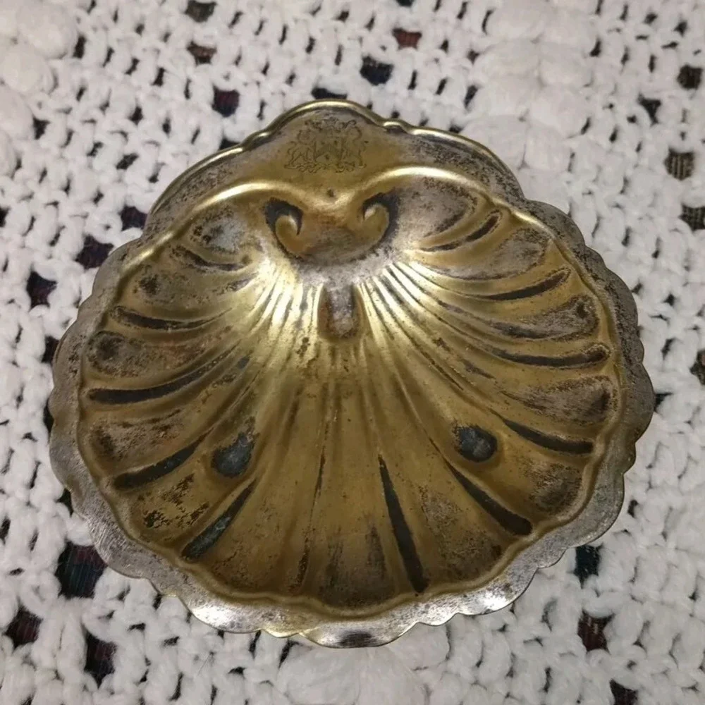 Dodge Inc LA-NY Shell Scalloped Footed Dish 5